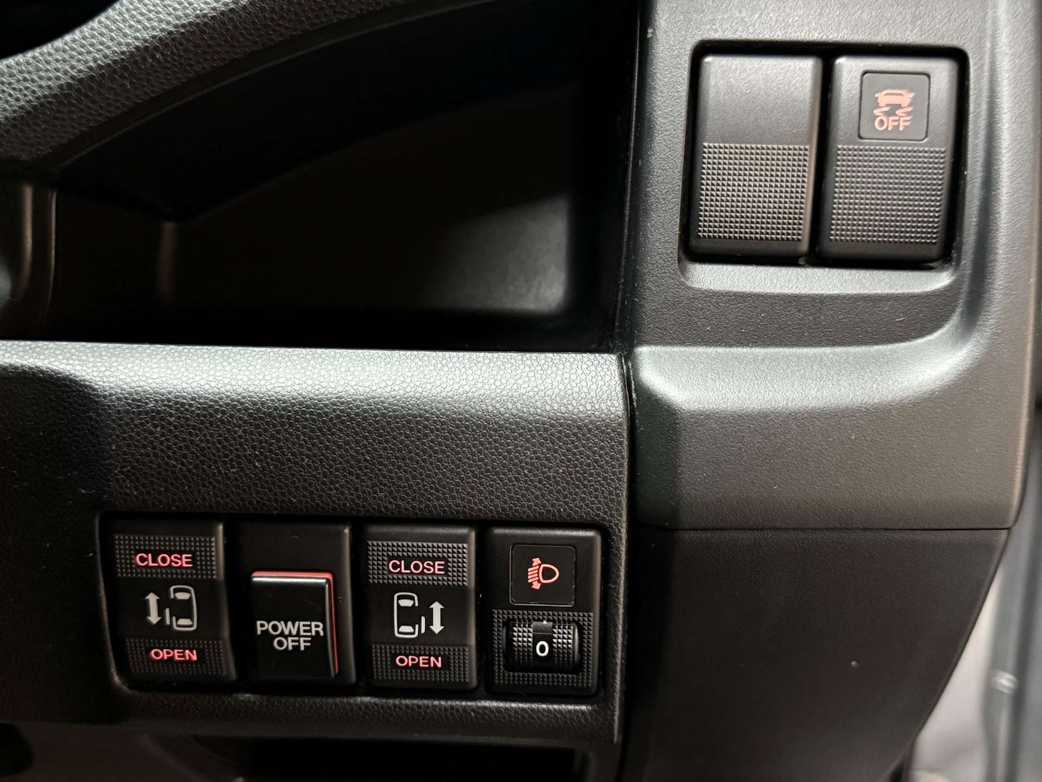 Used Mazda Mazda5 2011 for sale - 76331498: Photo 25