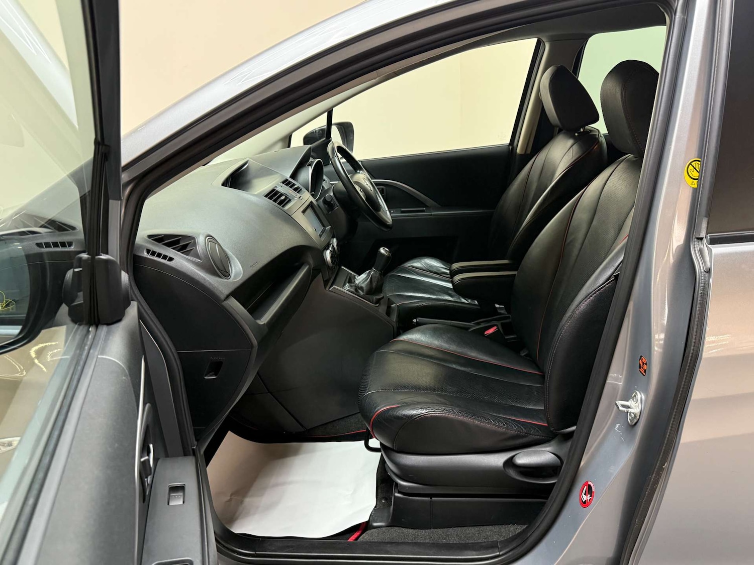 Used Mazda Mazda5 2011 for sale - 76331498: Photo 30