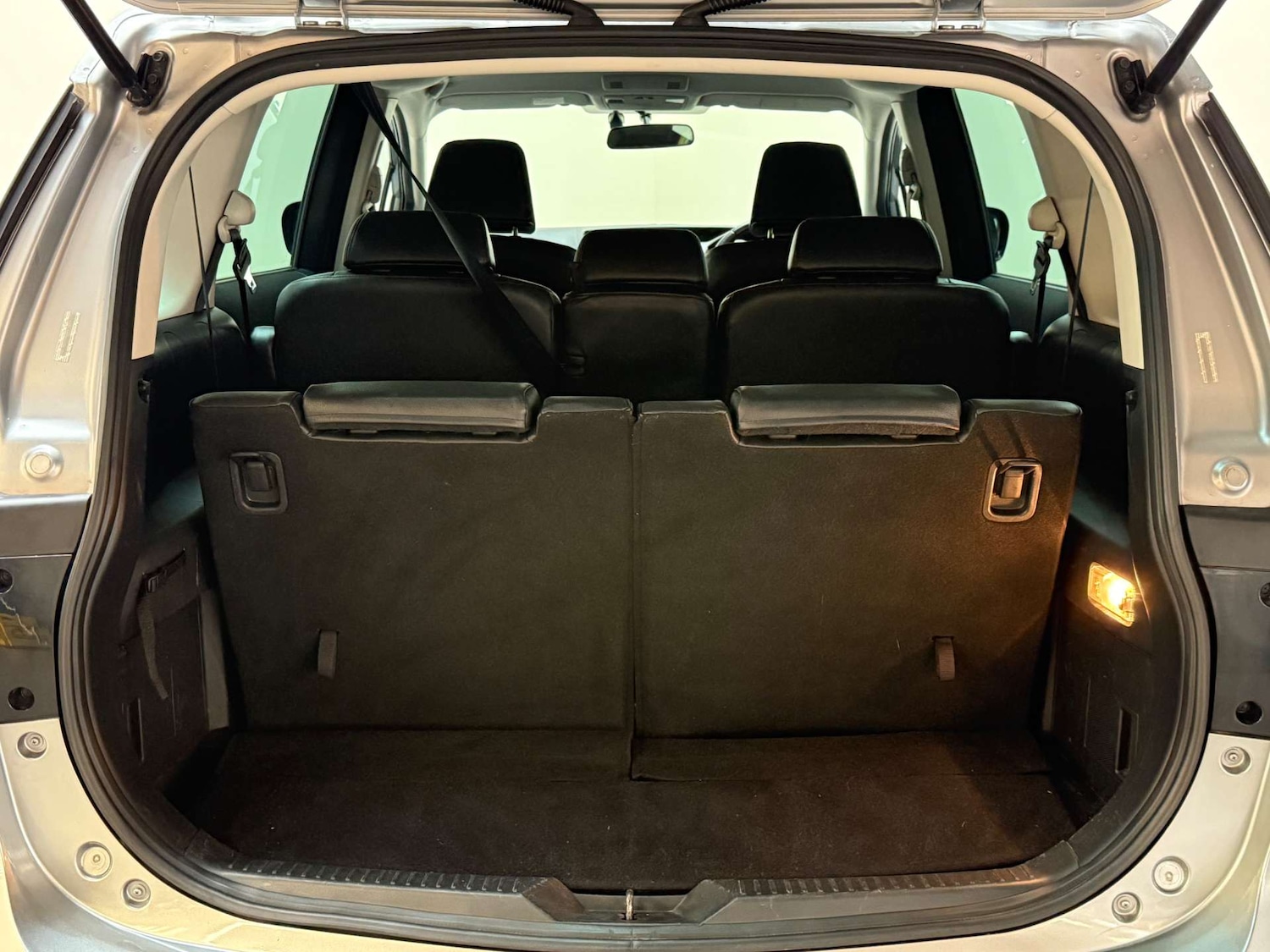 Used Mazda Mazda5 2011 for sale - 76331498: Photo 9