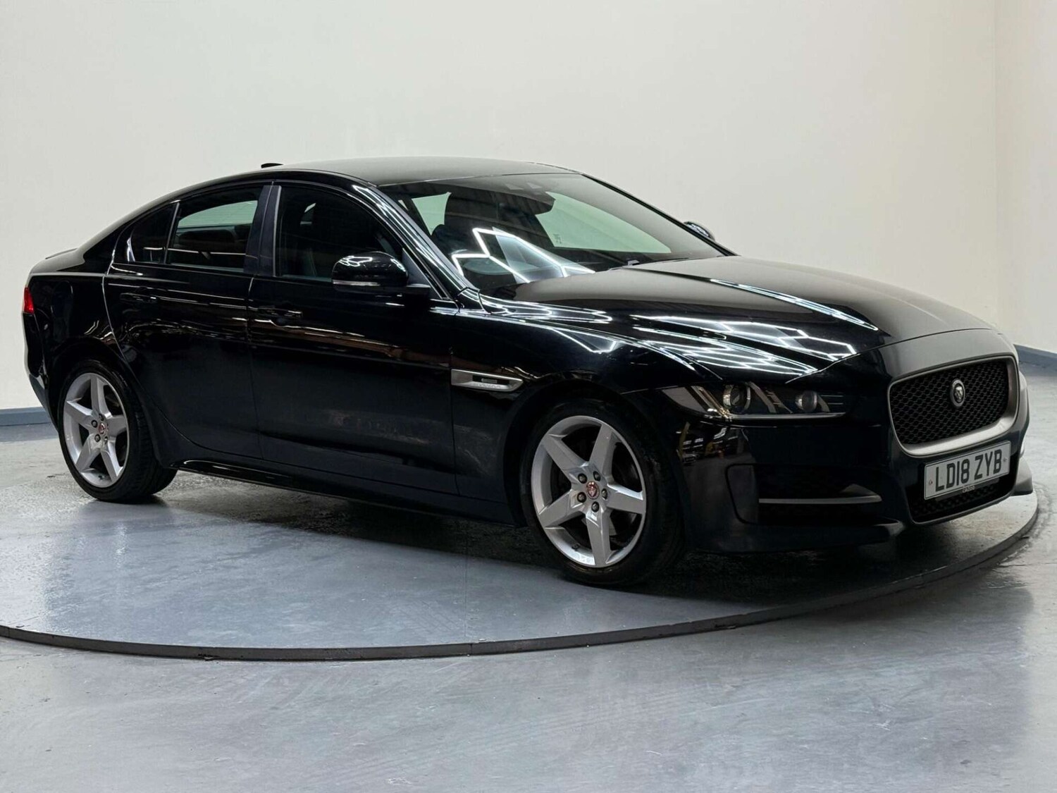 Used Jaguar XE 2018 for sale - 76602074: Photo 13