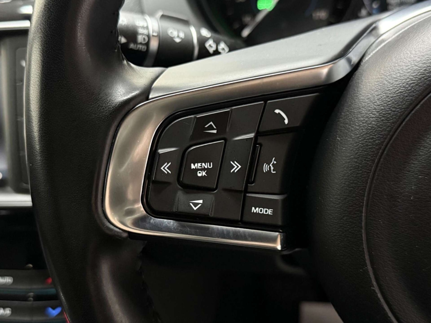 Used Jaguar XE 2018 for sale - 76602074: Photo 18