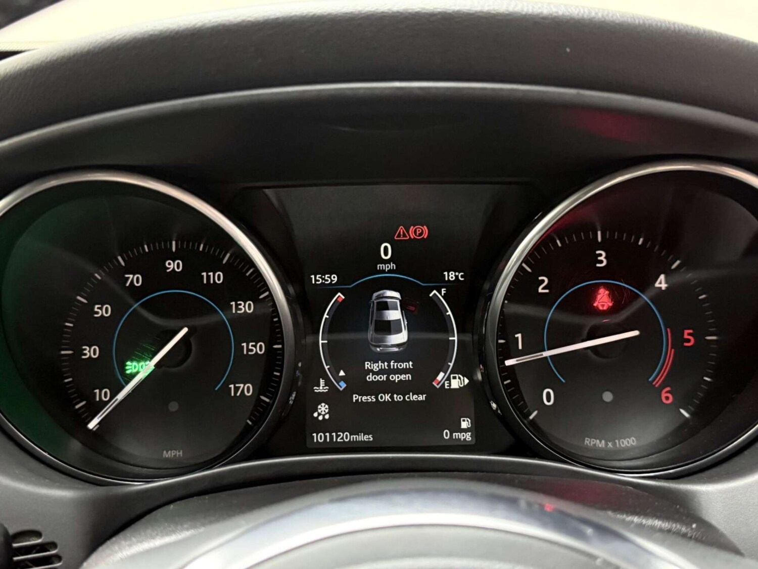 Used Jaguar XE 2018 for sale - 76602074: Photo 19