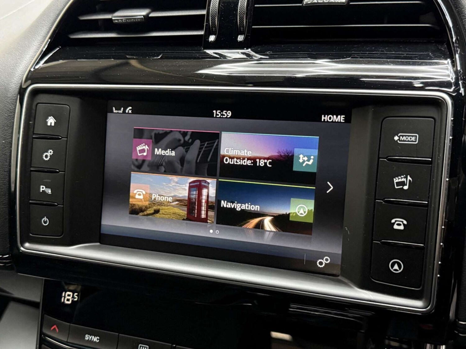 Used Jaguar XE 2018 for sale - 76602074: Photo 21