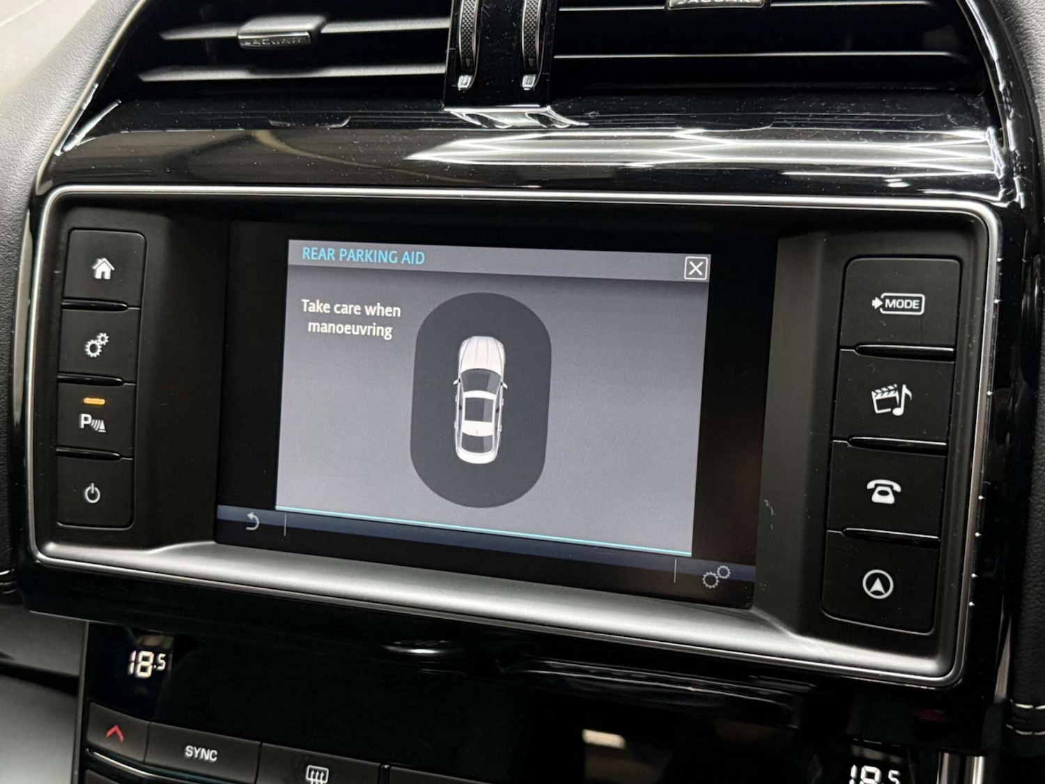 Used Jaguar XE 2018 for sale - 76602074: Photo 22