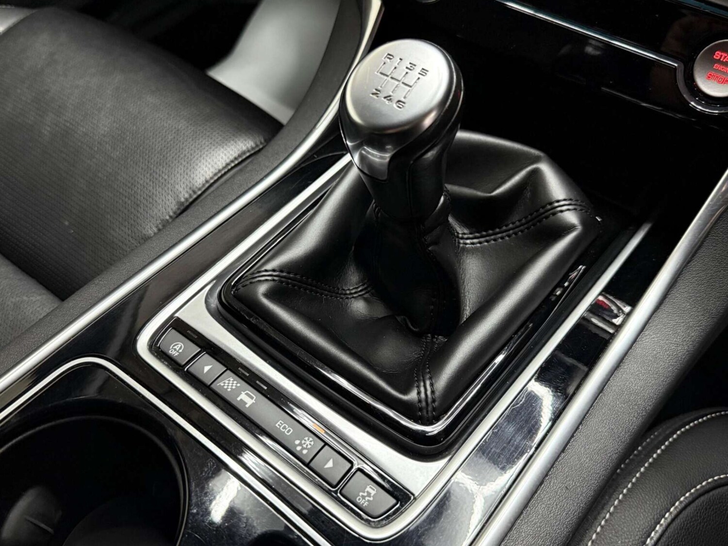 Used Jaguar XE 2018 for sale - 76602074: Photo 25