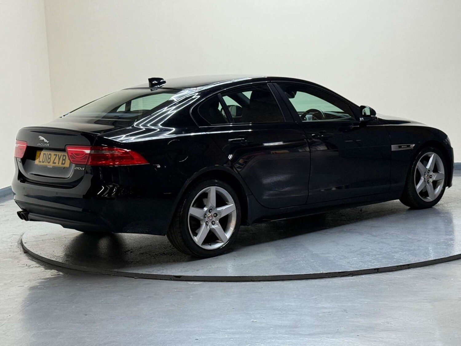 Used Jaguar XE 2018 for sale - 76602074: Photo 27