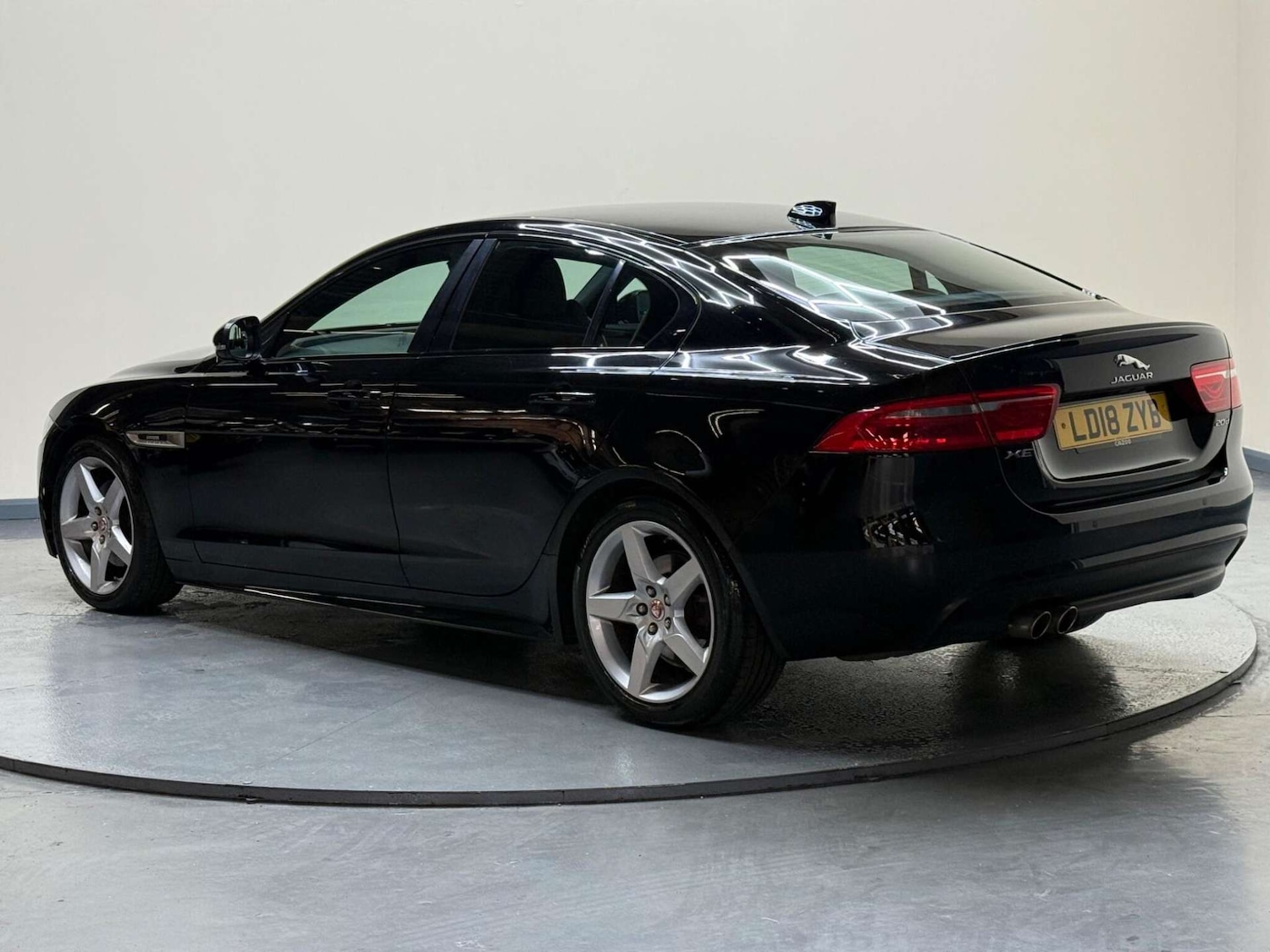 Used Jaguar XE 2018 for sale - 76602074: Photo 29