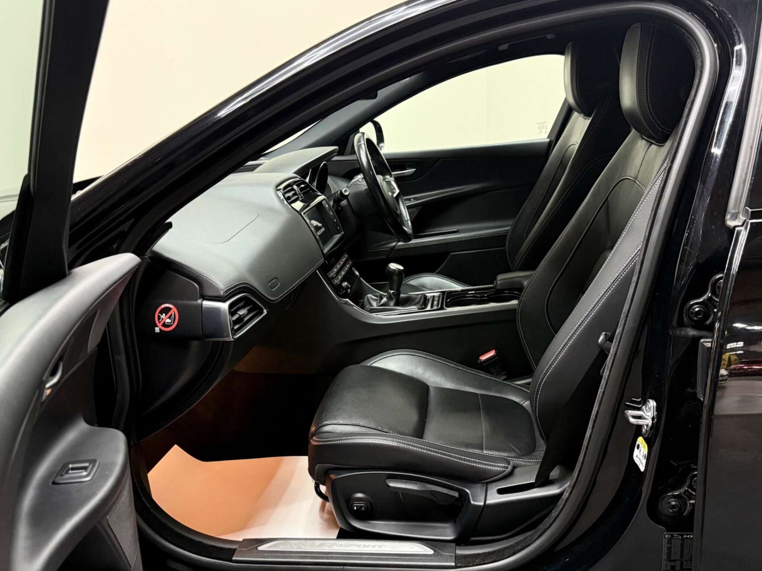 Used Jaguar XE 2018 for sale - 76602074: Photo 31