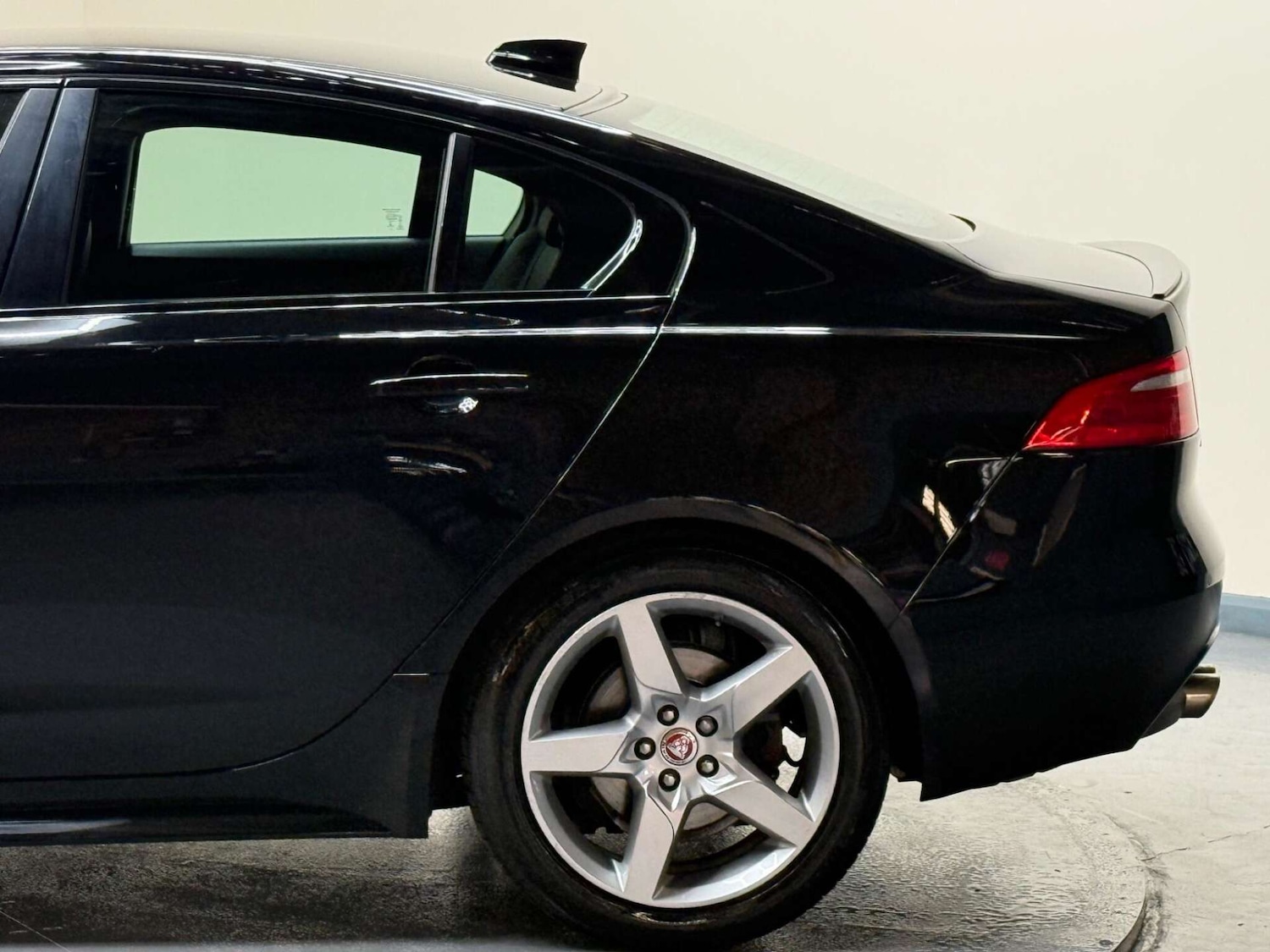 Used Jaguar XE 2018 for sale - 76602074: Photo 43