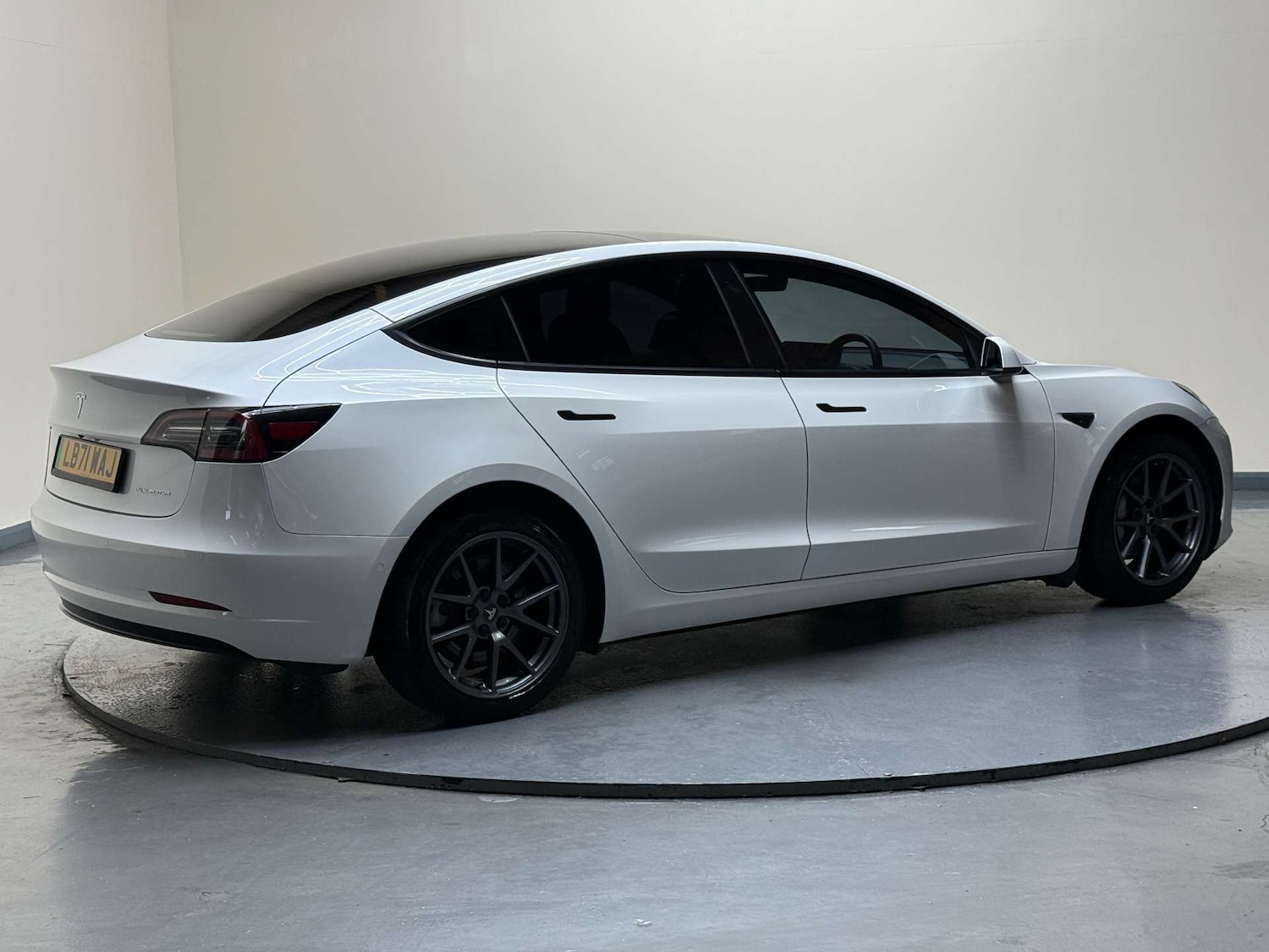 Used Tesla Model 3 2021 for sale - 76601189: Photo 44