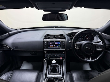 Used Jaguar XE 2018 for sale - 76181014: Photo 3