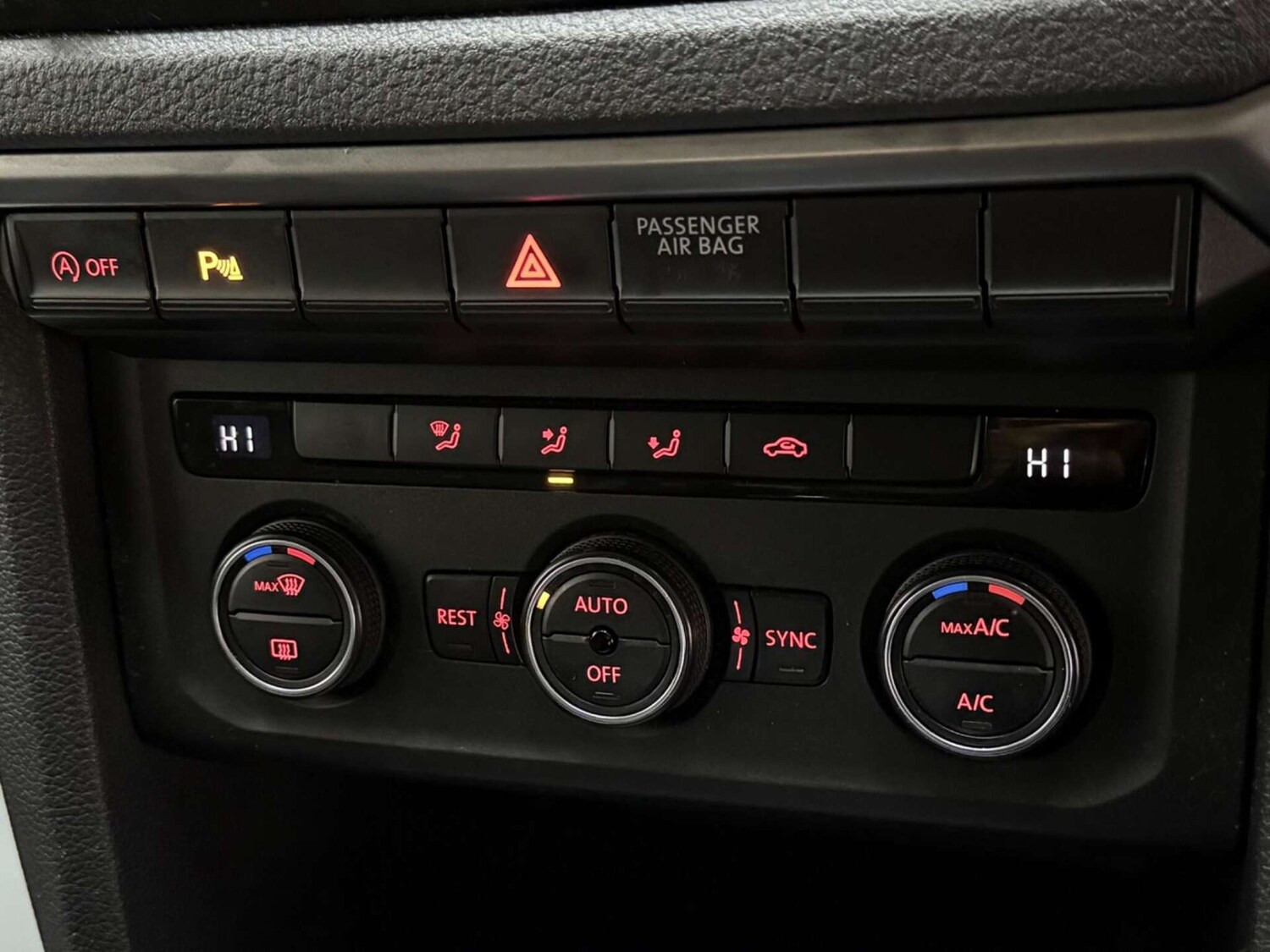 Used Volkswagen Amarok 2020 for sale - 76601888: Photo 24