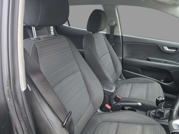 Used Kia Stonic 2019 for sale - 76299551: Photo 7