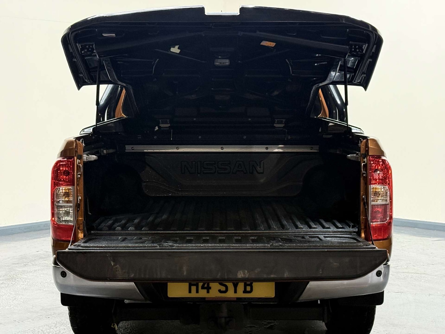 Used Nissan Navara 2017 for sale - 76863456: Photo 10