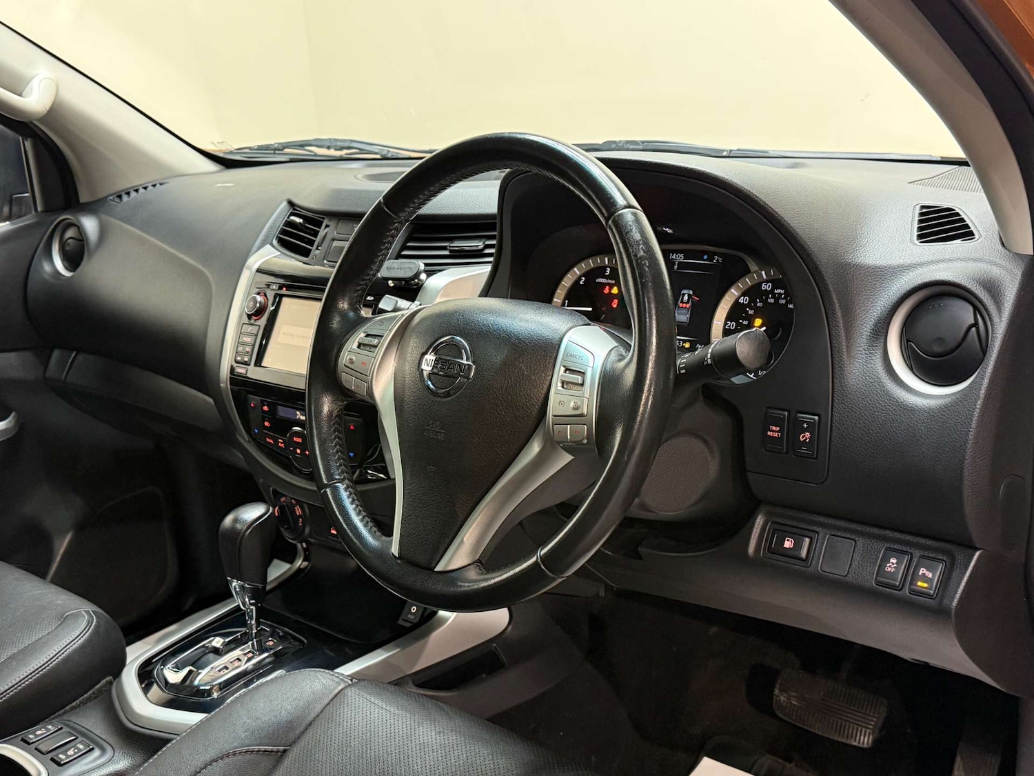 Used Nissan Navara 2017 for sale - 76863456: Photo 15