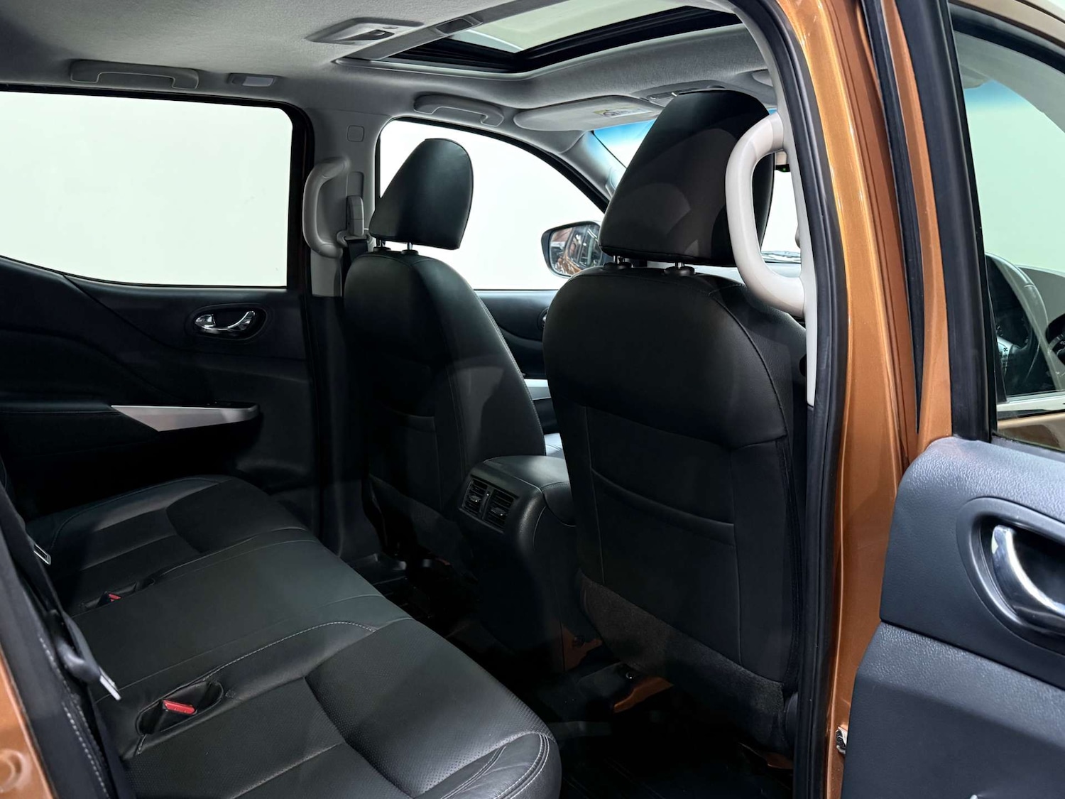 Used Nissan Navara 2017 for sale - 76863456: Photo 28