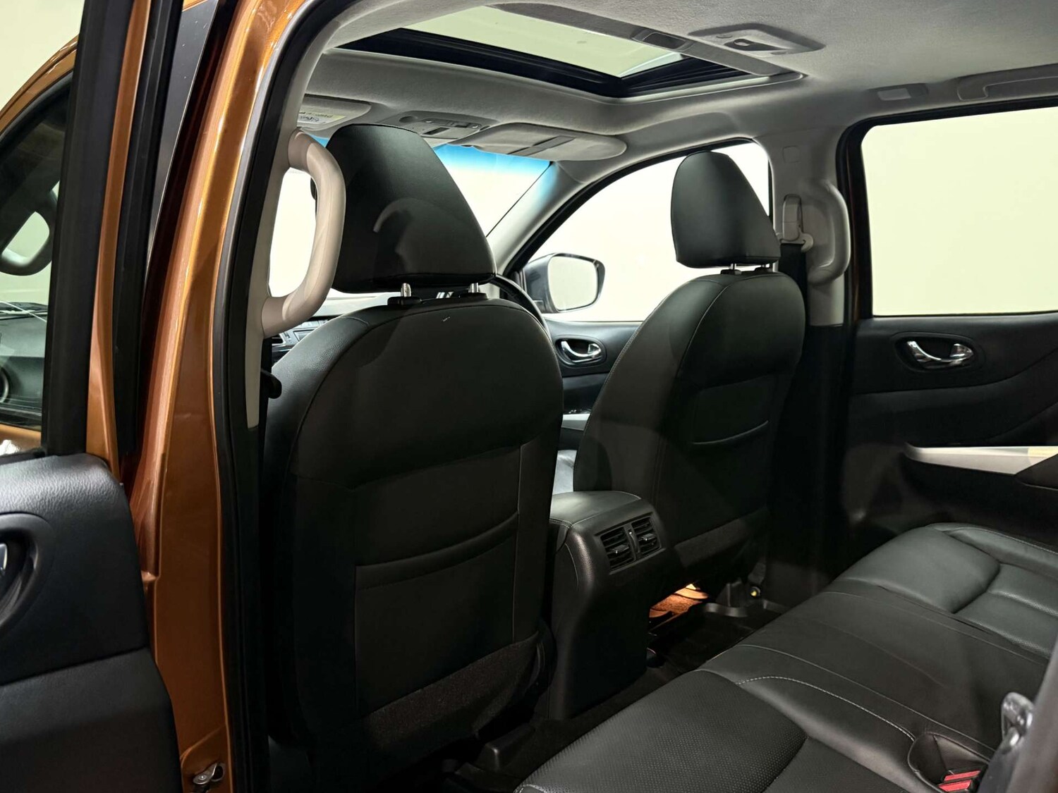 Used Nissan Navara 2017 for sale - 76863456: Photo 36