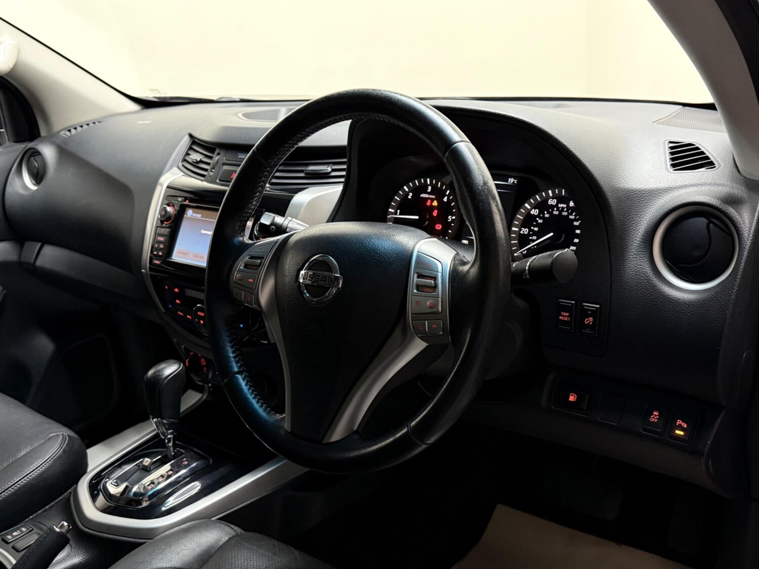 Used Nissan Navara 2016 for sale - 76024838: Photo 16