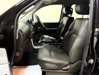 Used Nissan Navara 2015 for sale - 76181007: Photo 4