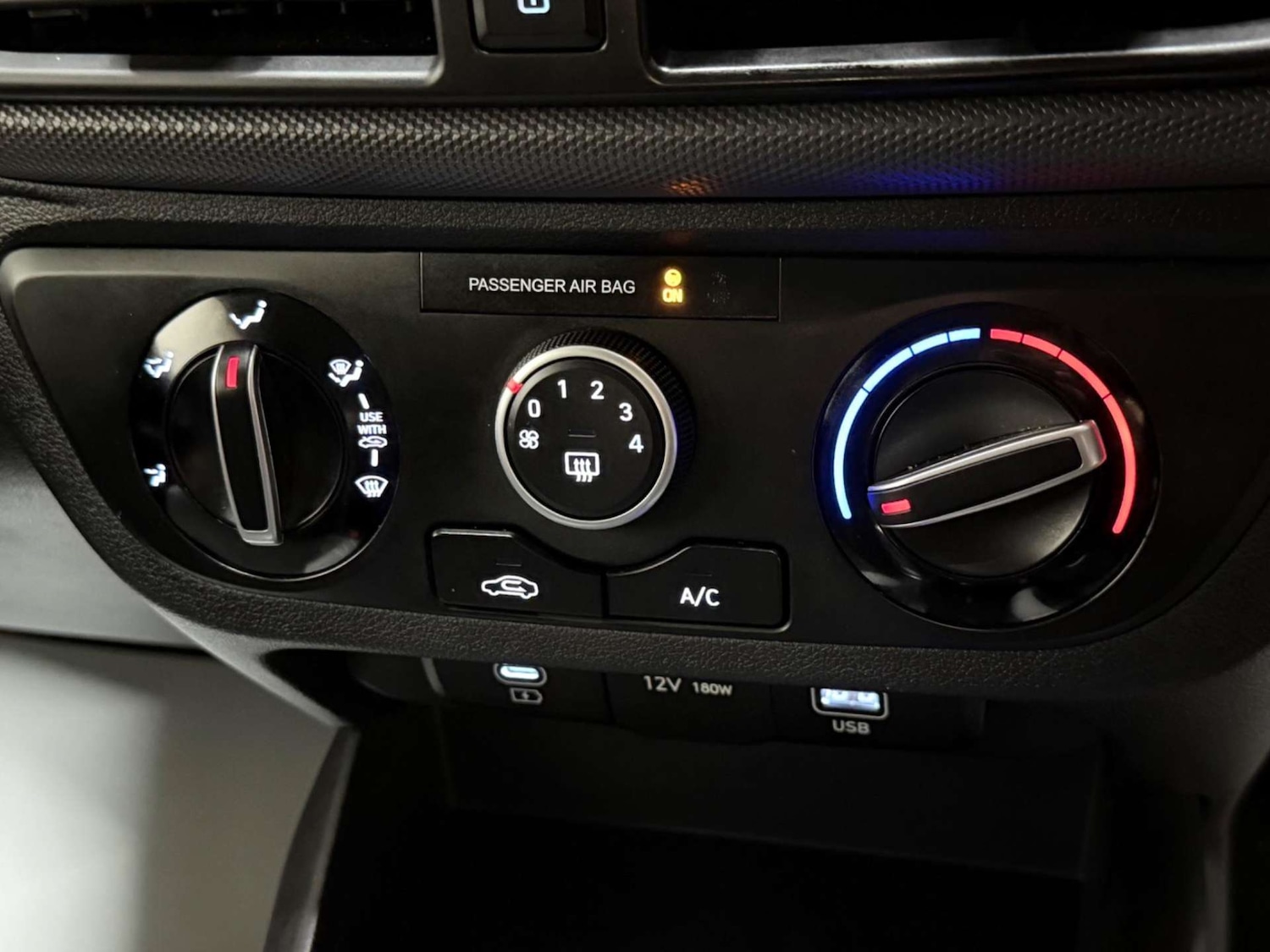 Used Hyundai i10 2024 for sale - 76363817: Photo 27