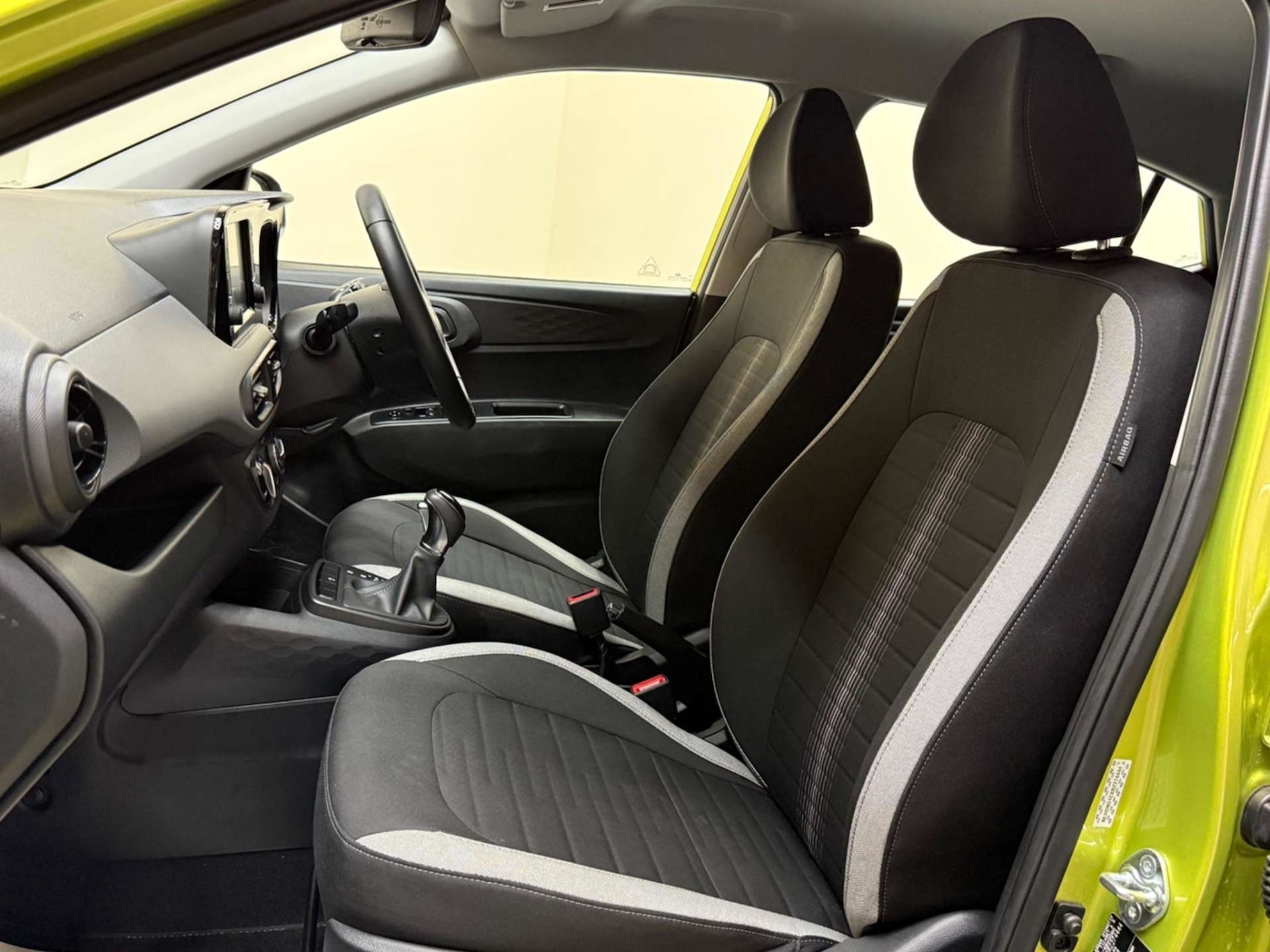 Used Hyundai i10 2024 for sale - 76363817: Photo 35