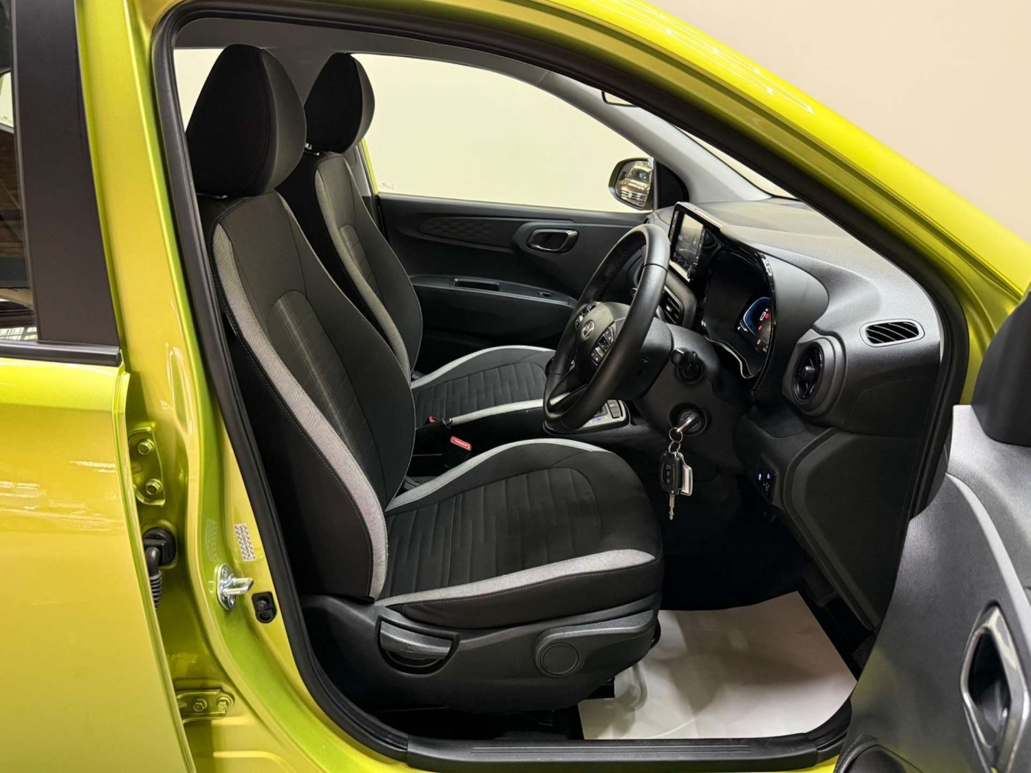 Used Hyundai i10 2024 for sale - 76363817: Photo 5