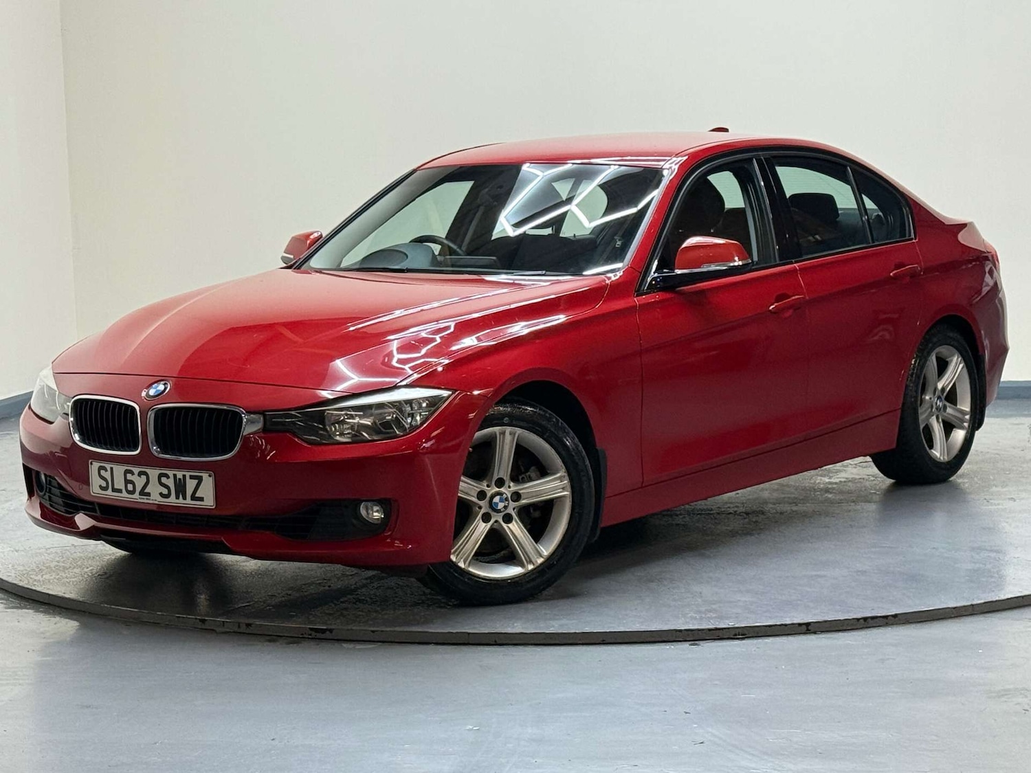 Used BMW 3 Series 2012 for sale - 77234086: Photo 2