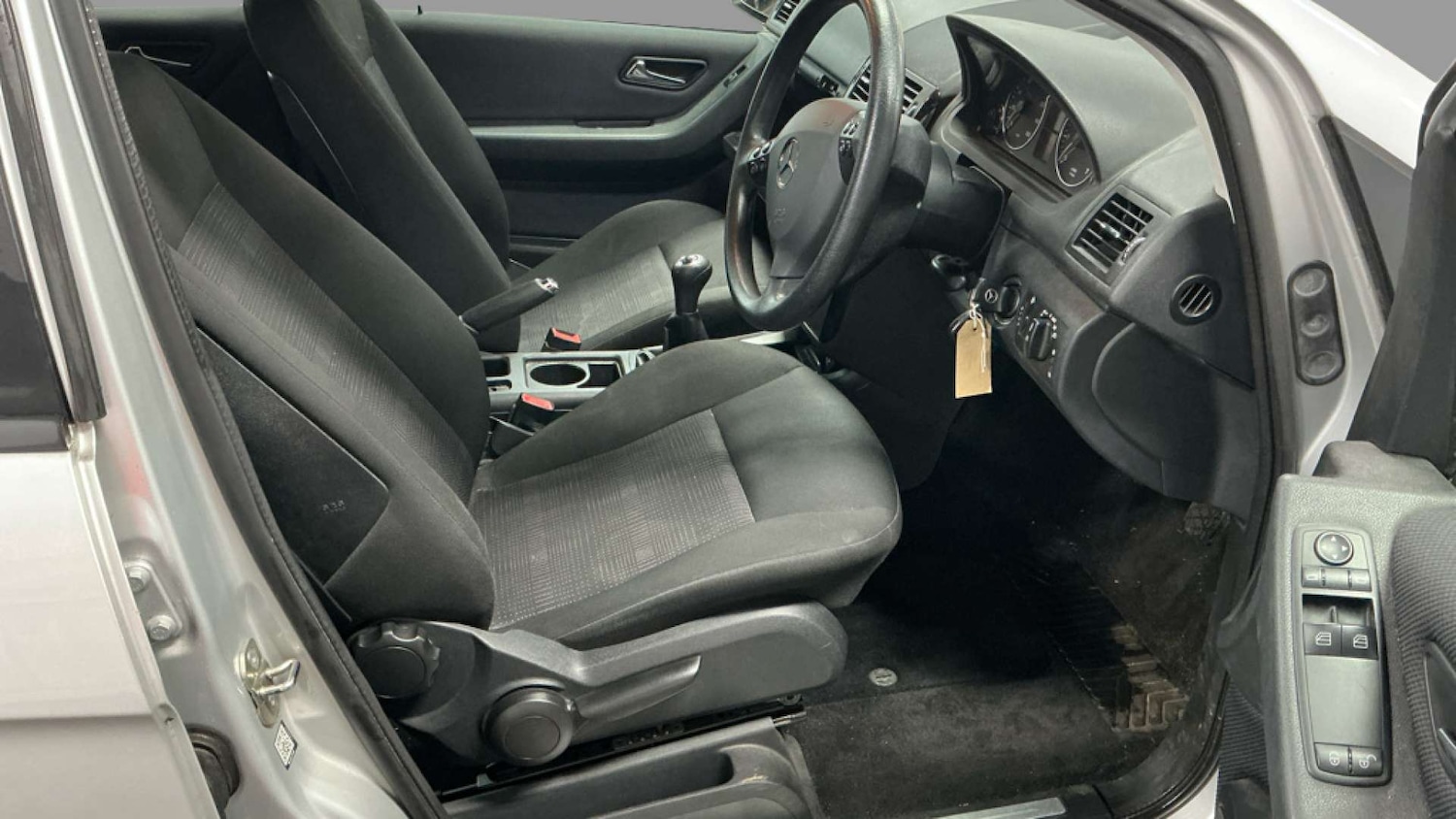 Used Mercedes-Benz A-Class 2010 for sale - 76719591: Photo 4