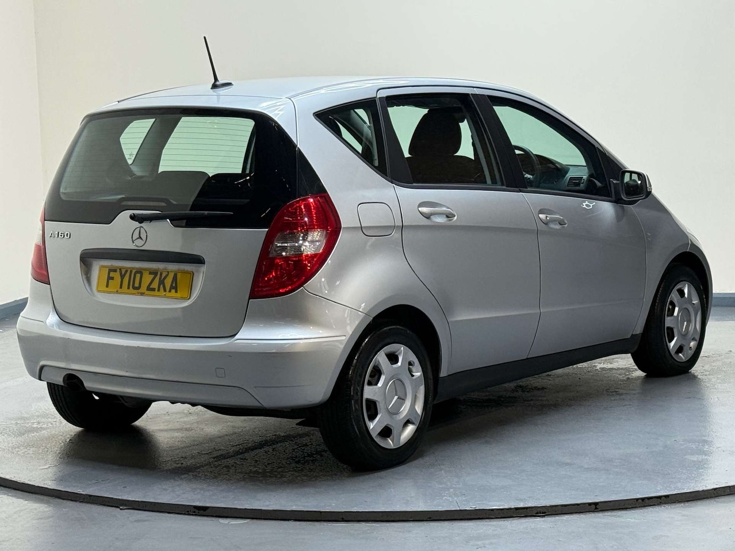 Used Mercedes-Benz A-Class 2010 for sale - 76719591: Photo 6