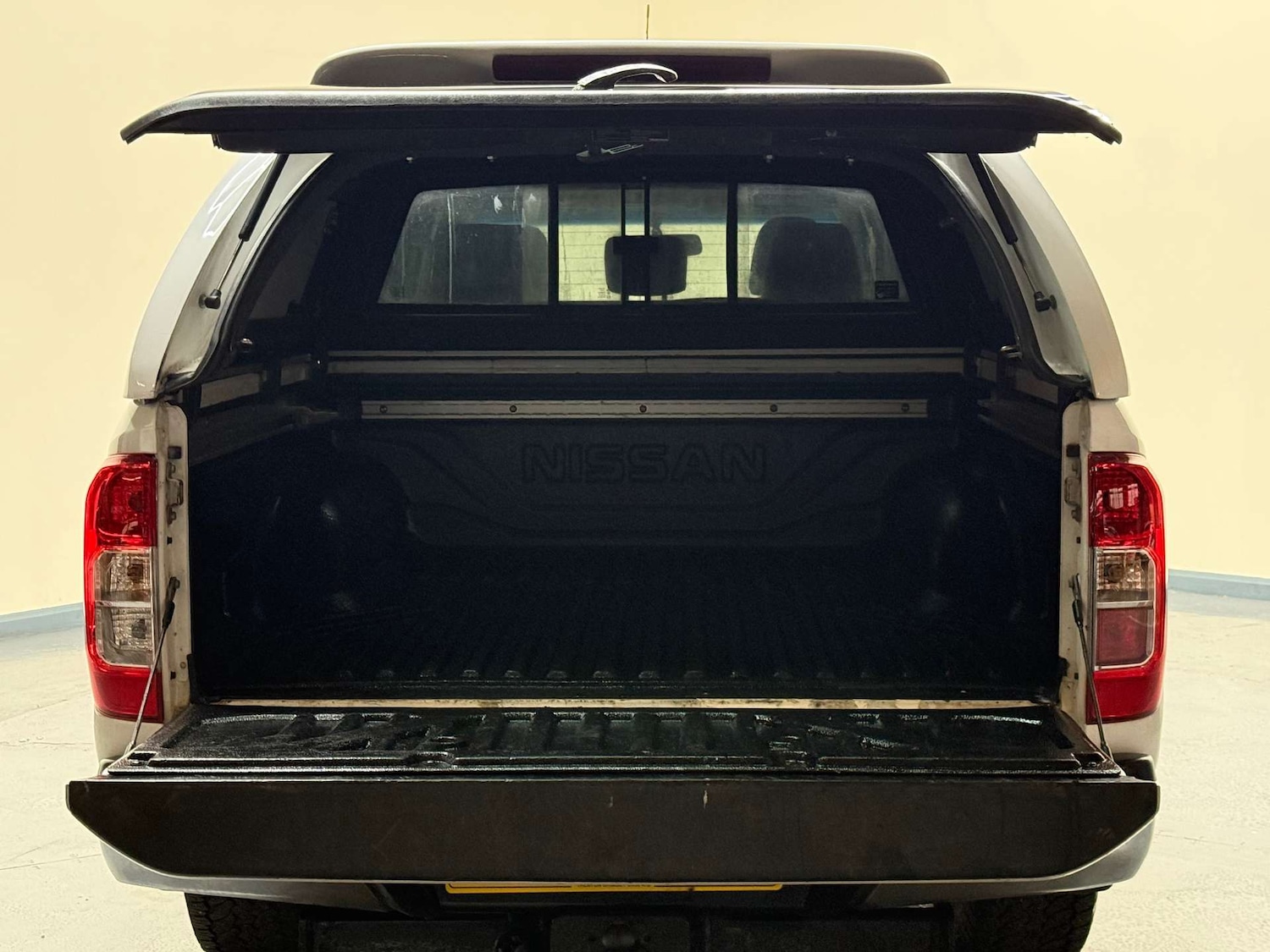 Used Nissan Navara 2017 for sale - 76505131: Photo 10