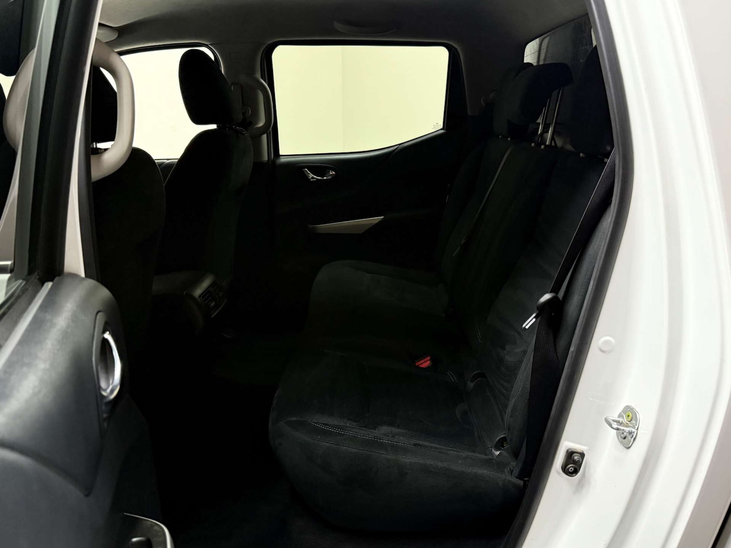 Used Nissan Navara 2017 for sale - 76505131: Photo 31