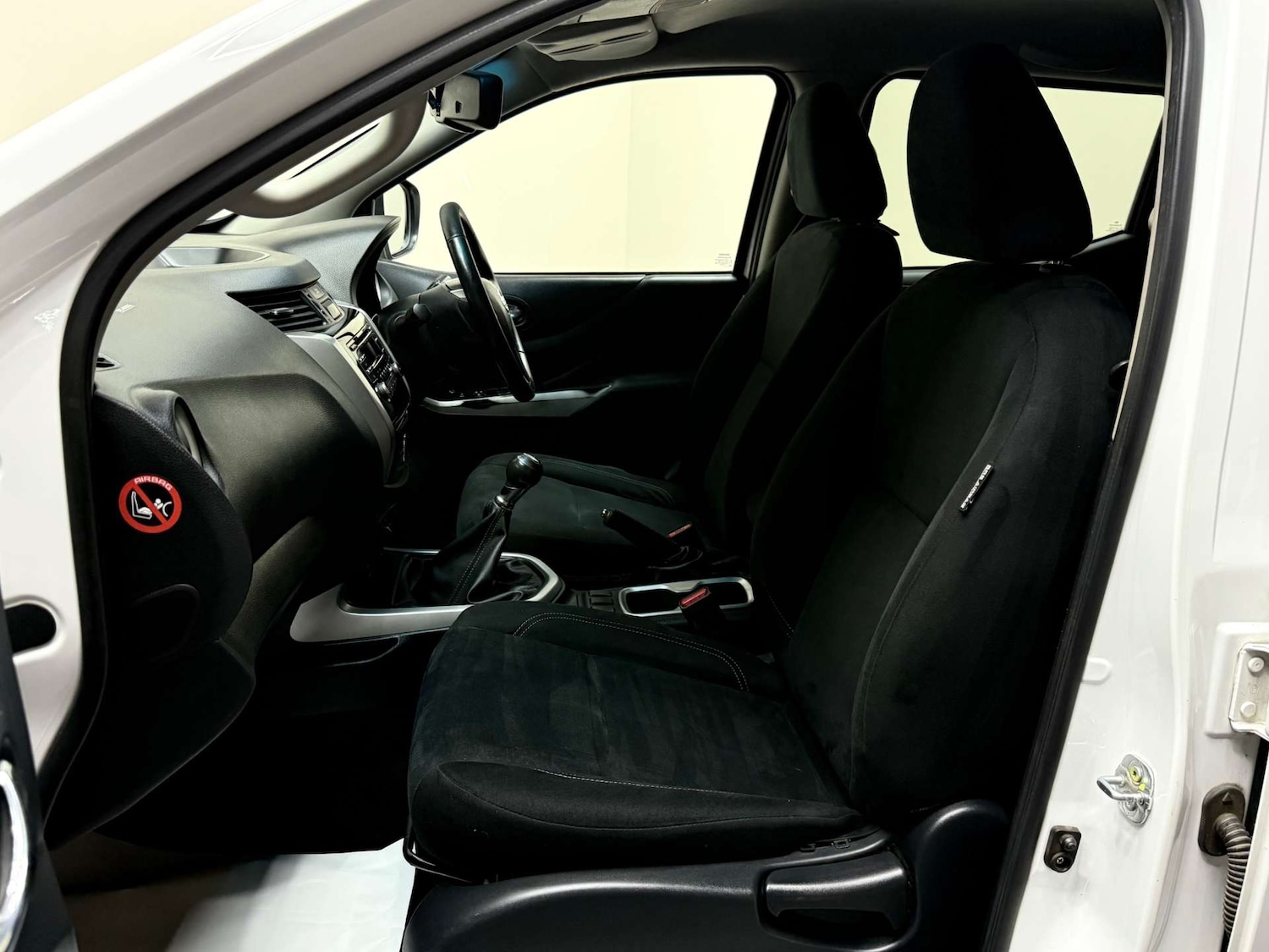 Used Nissan Navara 2017 for sale - 76505131: Photo 60