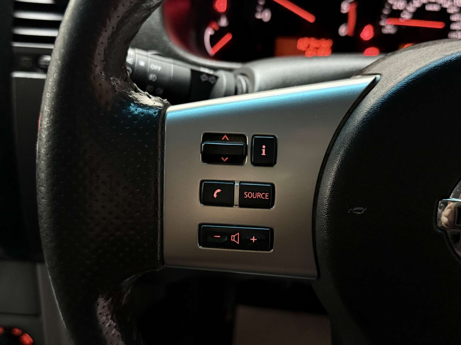 Used Nissan Navara 2013 for sale - 76629638: Photo 17