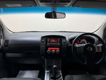 Used Nissan Navara 2013 for sale - 76629638: Photo