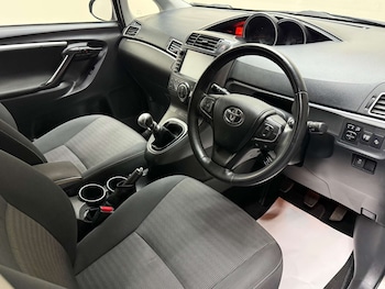Used Toyota Verso 2016 for sale - 76686730: Photo
