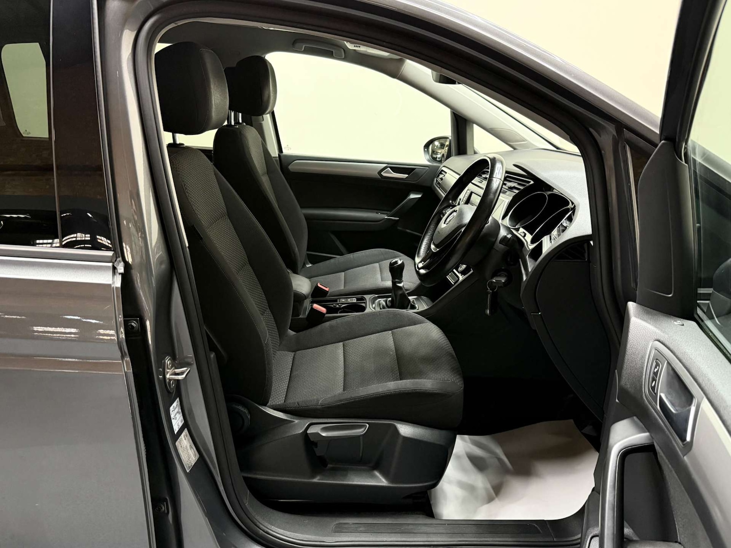 Used Volkswagen Touran 2016 for sale - 76706756: Photo 14