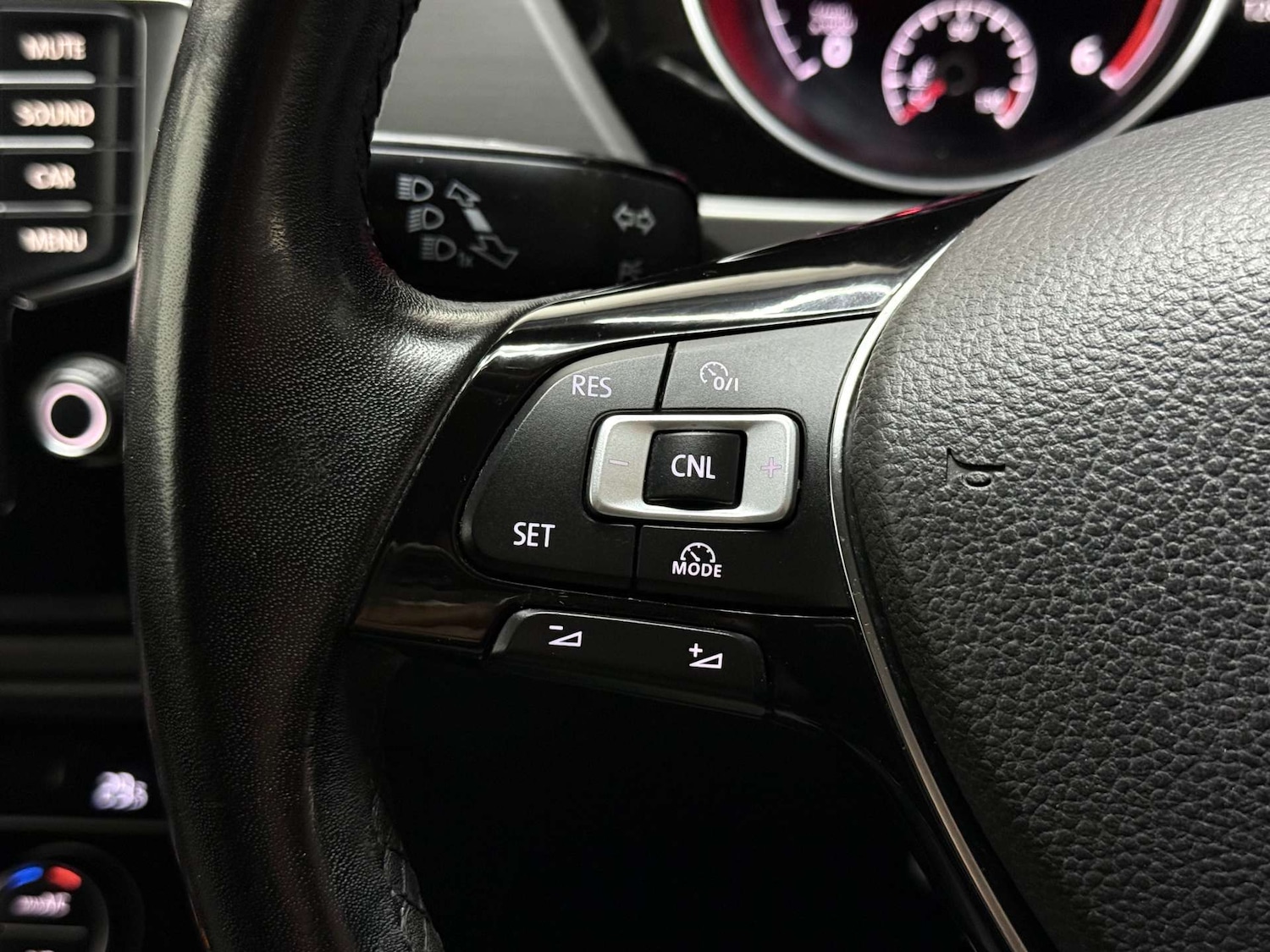 Used Volkswagen Touran 2016 for sale - 76706756: Photo 17