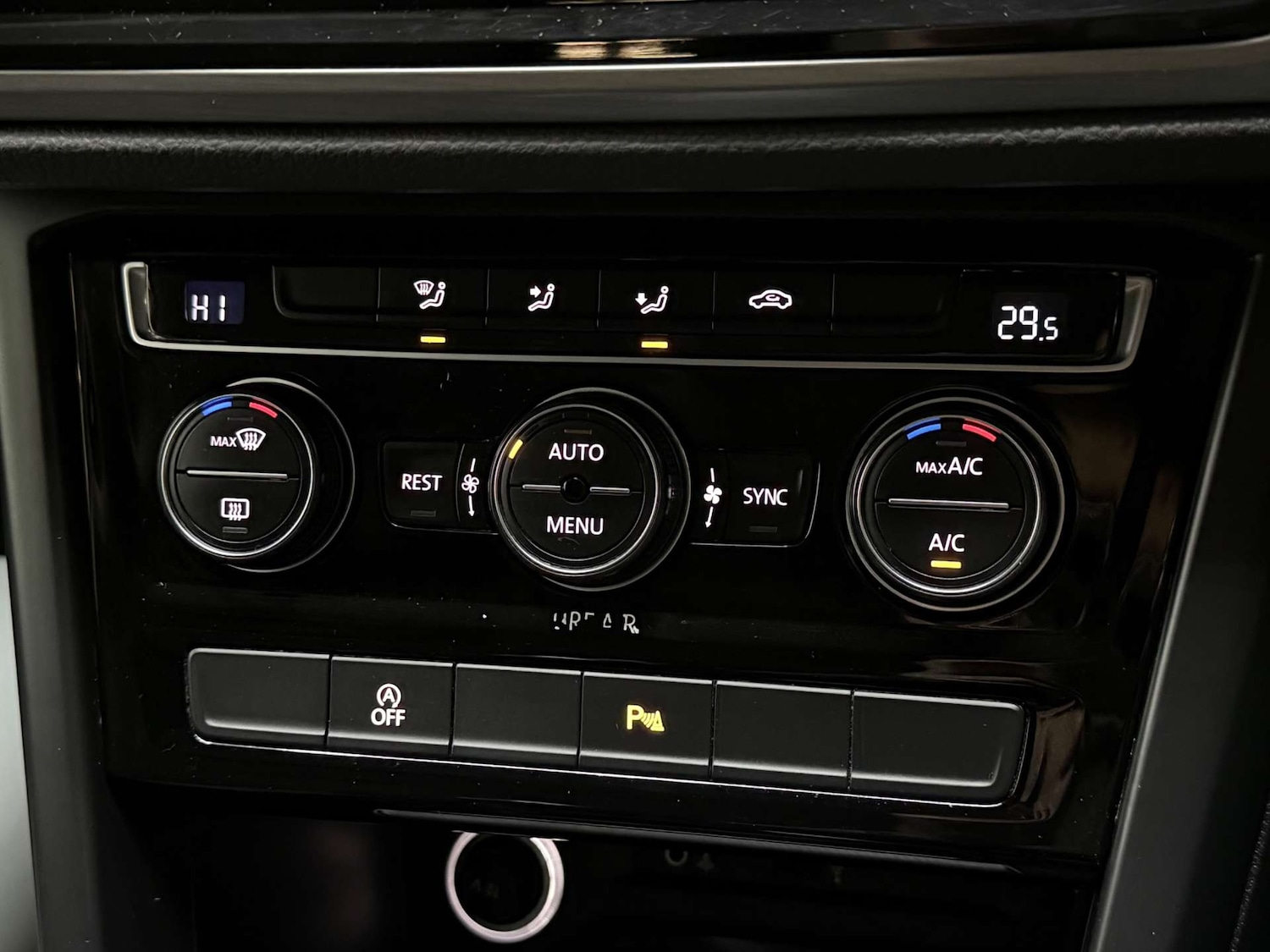 Used Volkswagen Touran 2016 for sale - 76706756: Photo 23