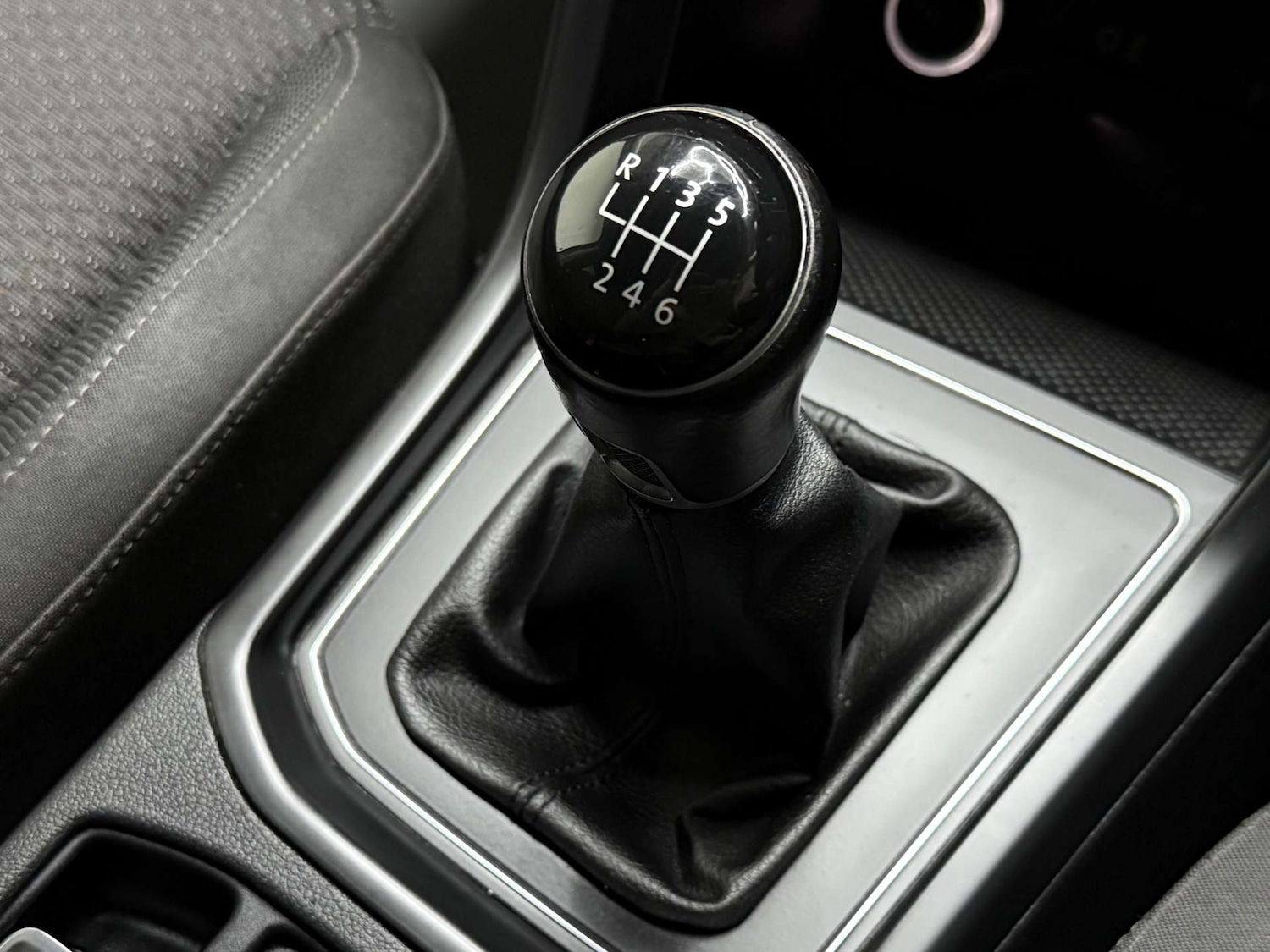 Used Volkswagen Touran 2016 for sale - 76706756: Photo 24