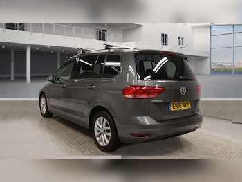 Used Volkswagen Touran 2016 for sale - 76706756: Photo