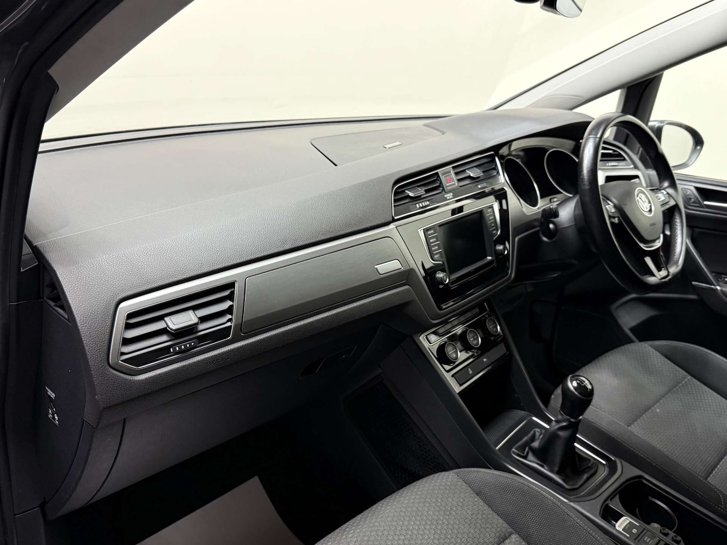 Used Volkswagen Touran 2016 for sale - 76706756: Photo 34