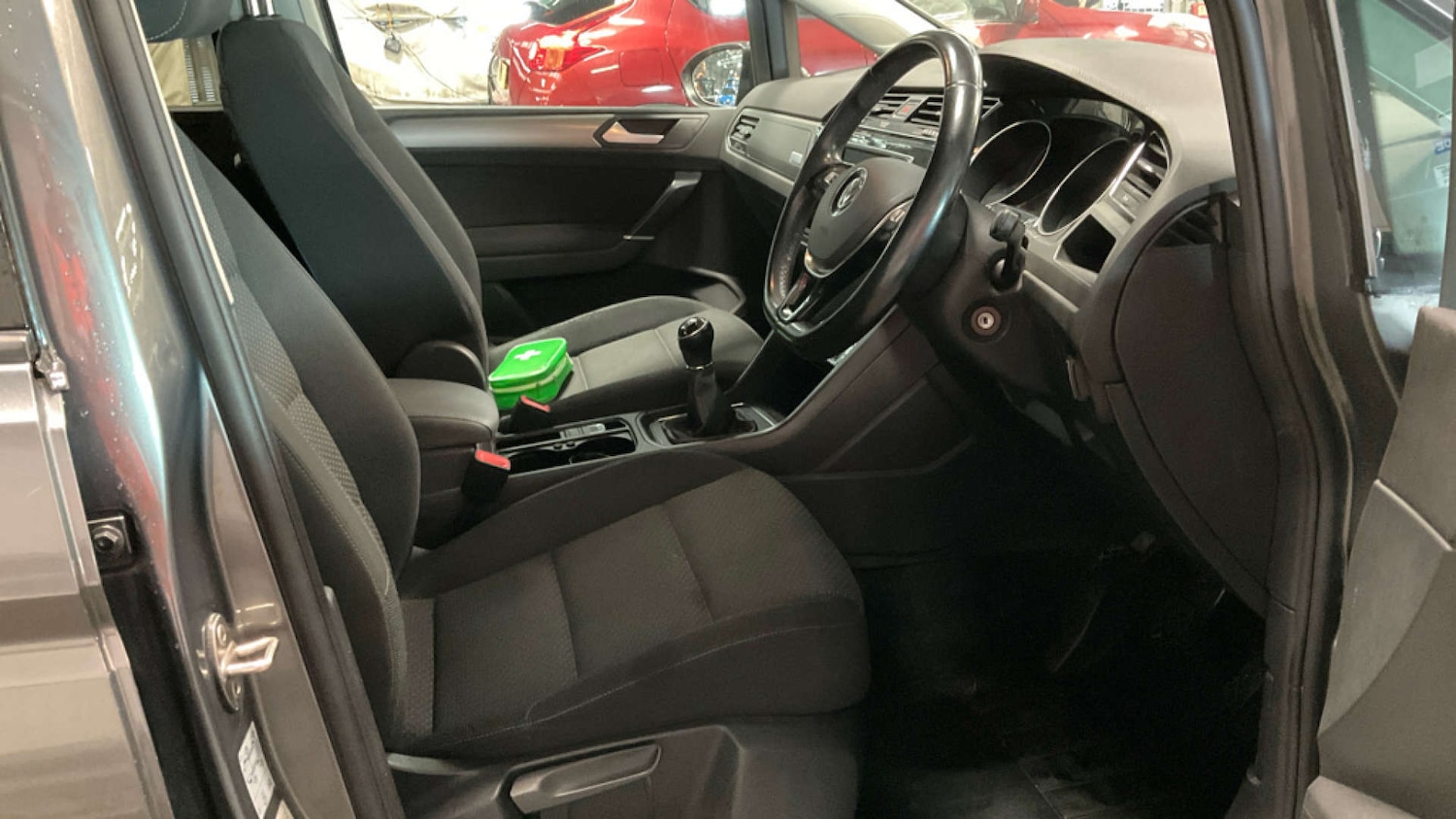 Used Volkswagen Touran 2016 for sale - 76706756: Photo 4