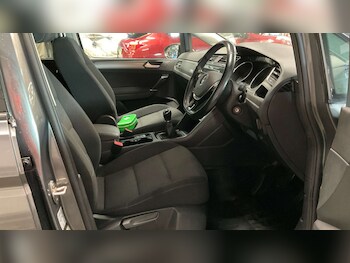 Used Volkswagen Touran 2016 for sale - 76706756: Photo