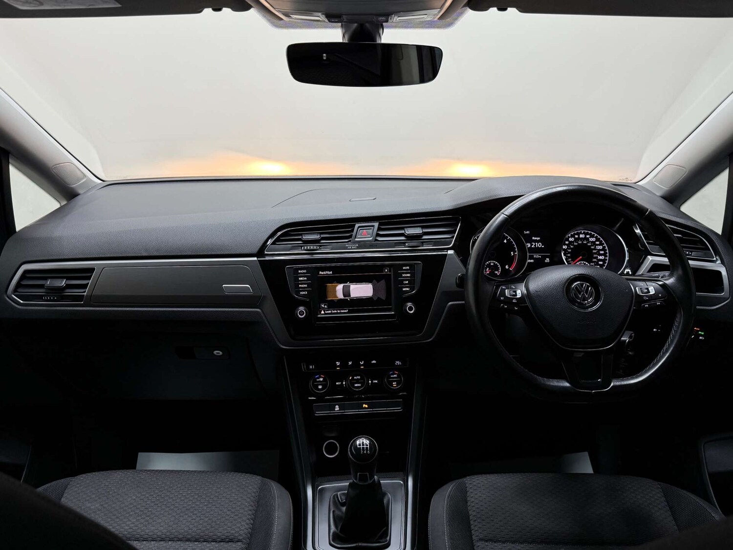 Used Volkswagen Touran 2016 for sale - 76706756: Photo 61