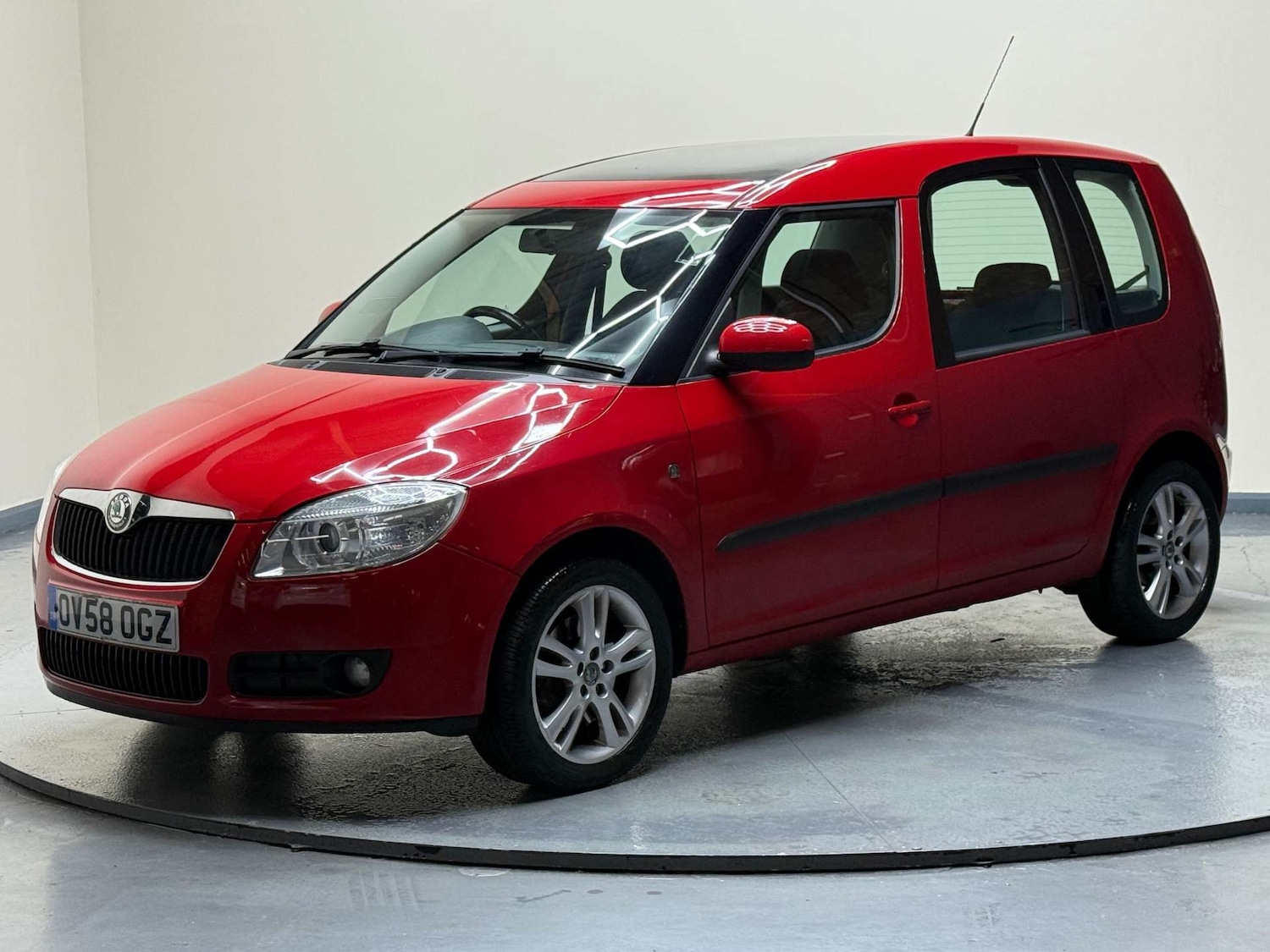 Used Skoda Roomster 2008 for sale - 76625843: Photo 2