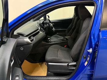 Used Toyota C-HR 2018 for sale - 78484351: Photo