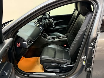 Used Jaguar XE 2018 for sale - 78653135: Photo