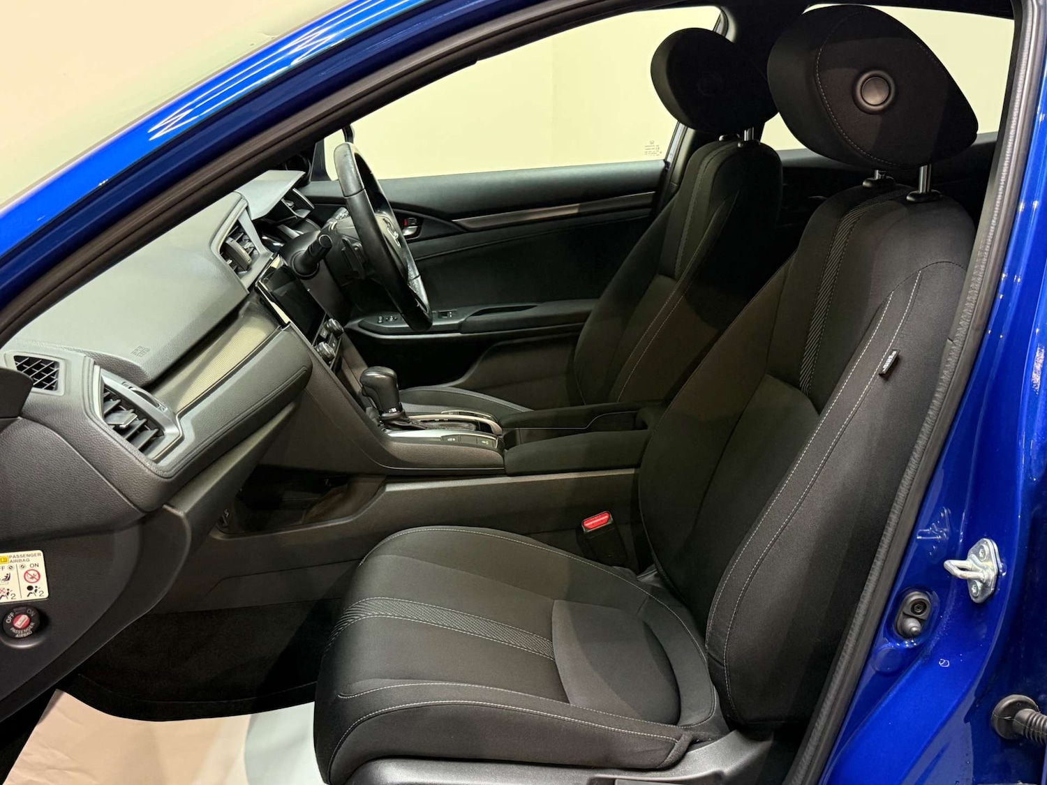 Used Honda Civic 2018 for sale - 77380630: Photo 3