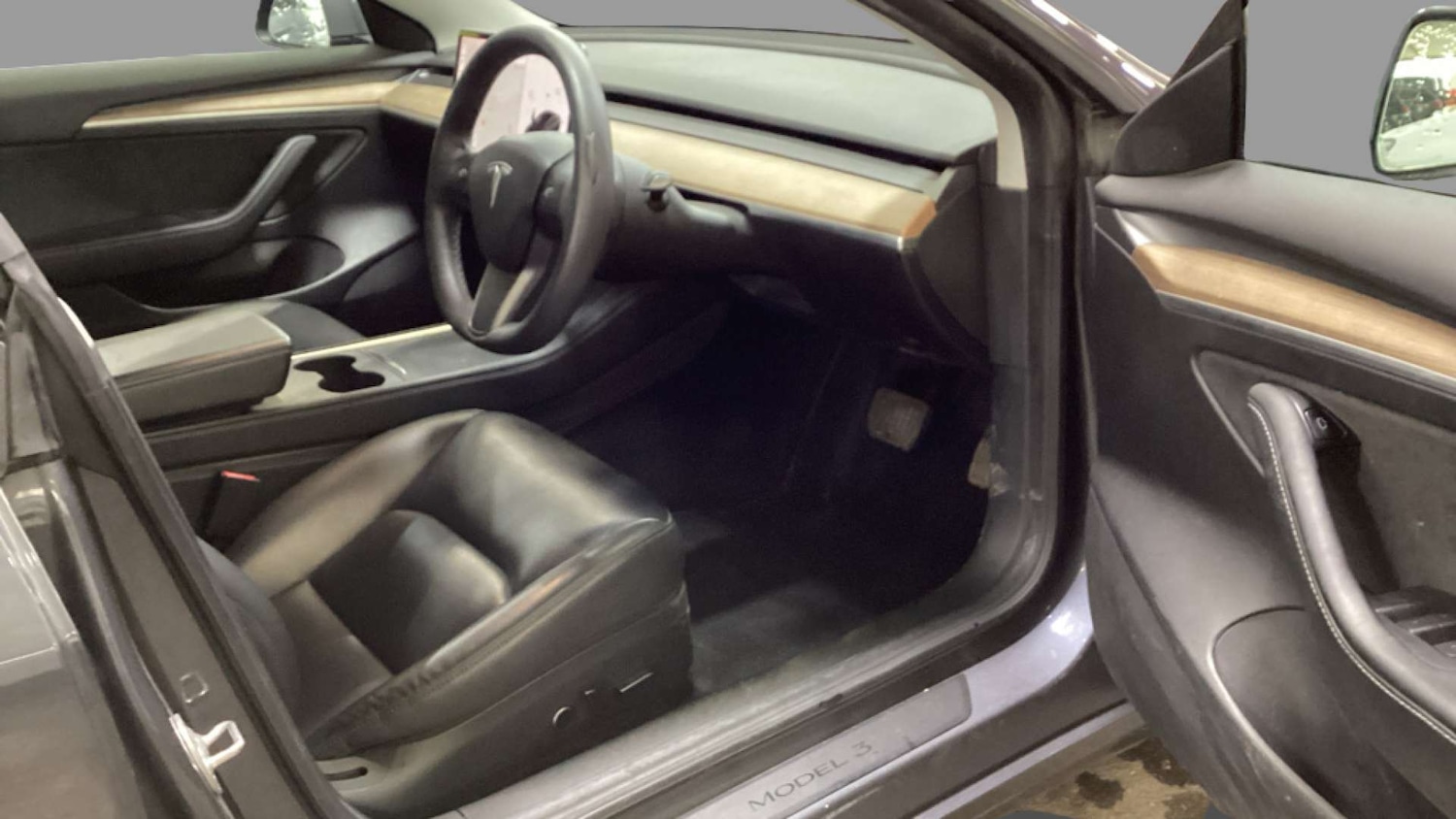 Used Tesla Model 3 2021 for sale - 76393353: Photo 4
