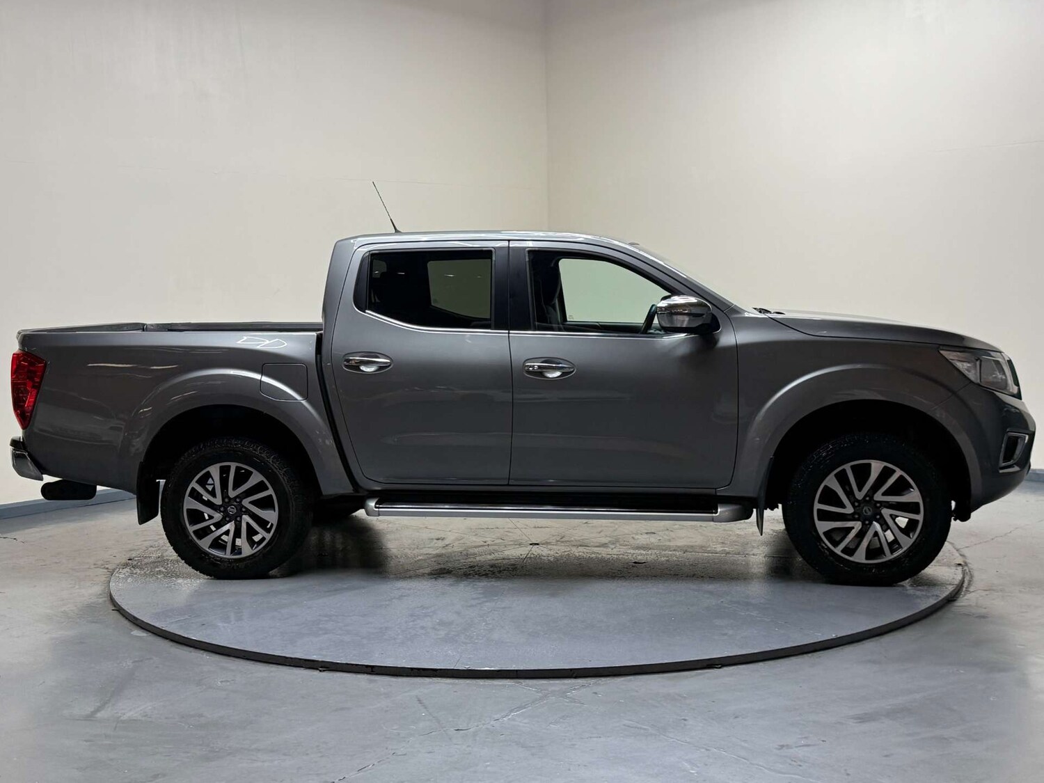 Used Nissan Navara 2016 for sale - 76343746: Photo 14